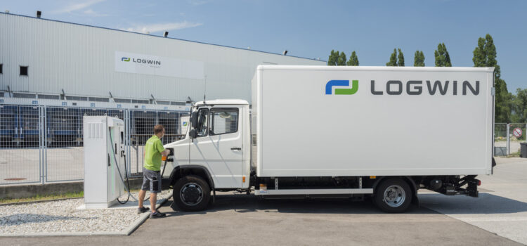 Elektromobilität in der Güterlogistik: Logwin erweitert E-Lkw-Flotte in Traiskirchen
